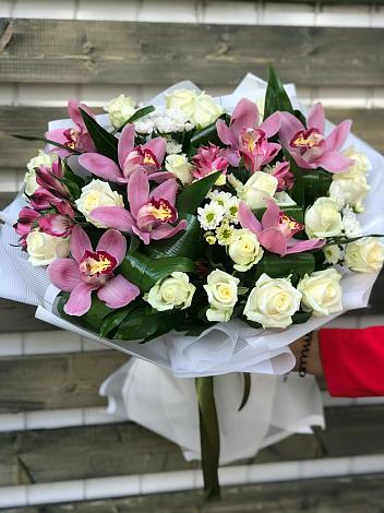 Букет цветов из: Розы и Хризантемы в Парфино