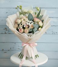 Букет цветов из:  Розы и Лизиантусы в Парфино