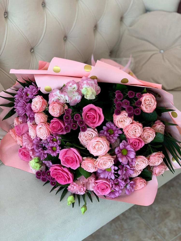 Букет цветов из: Хризантемы, Розы и Лизиантусы в Парфино