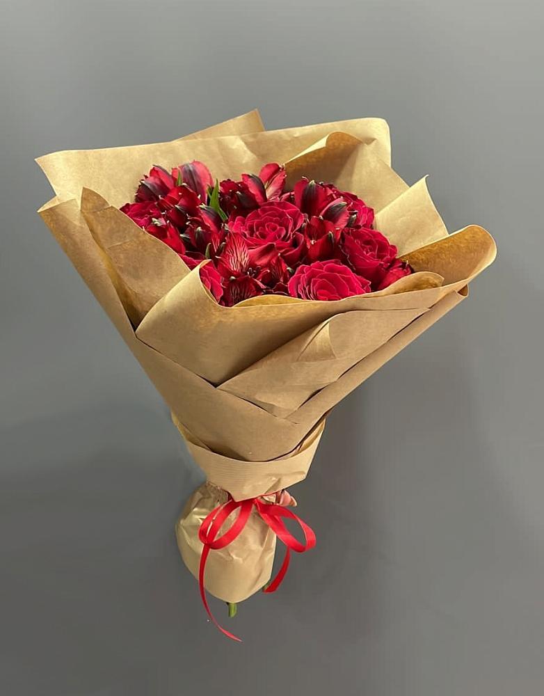 Букет цветов из: Альстромерии и Розы в Парфино