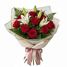 Букет цветов из:  Лилии и Розы в Парфино