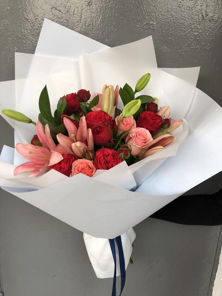 Букет цветов из: Лилии и Розы в Парфино