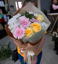 Букет цветов из:  Герберы, Розы и Хризантемы в Парфино