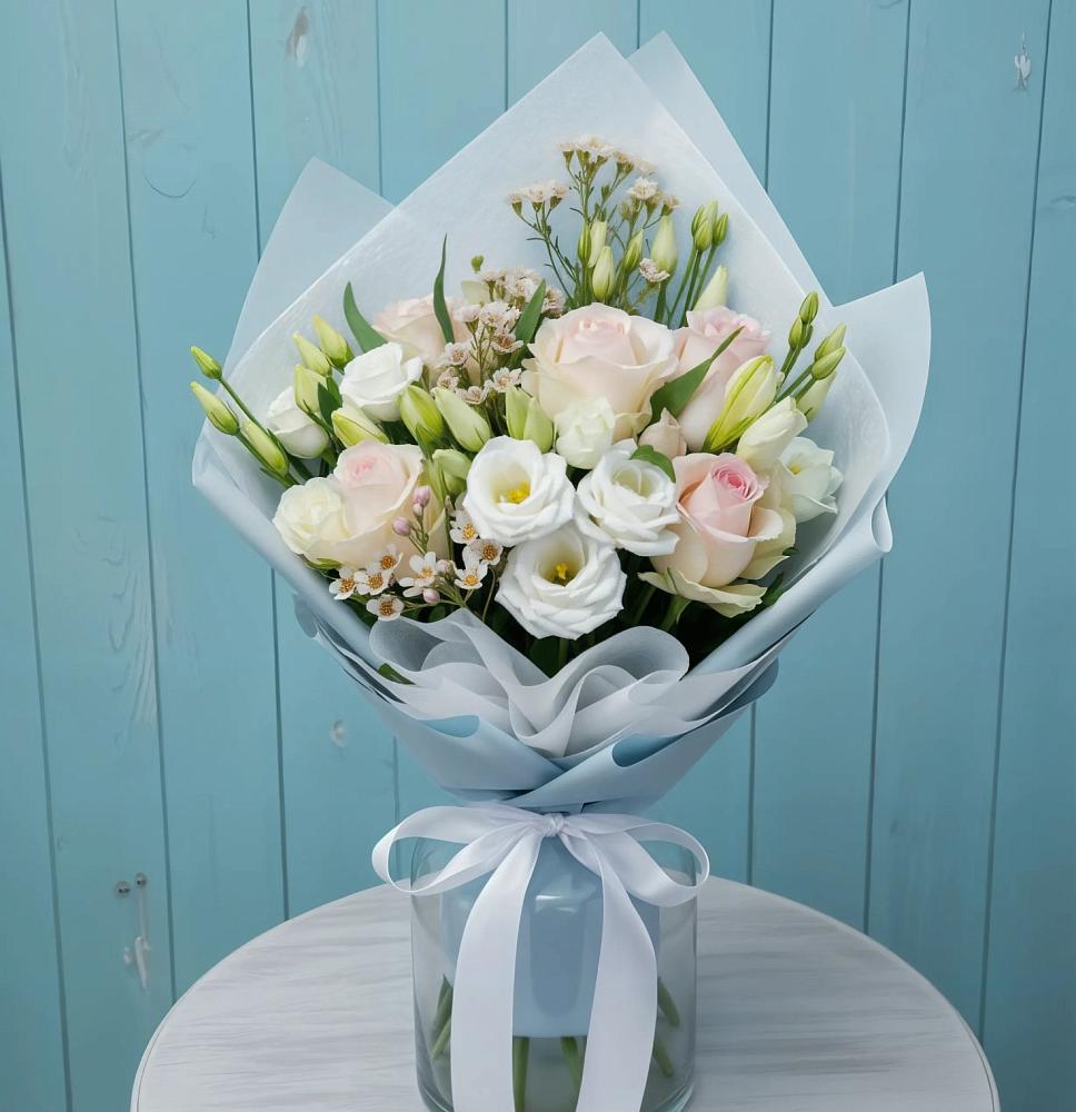 Букет цветов из: Розы и Лизиантусы в Парфино