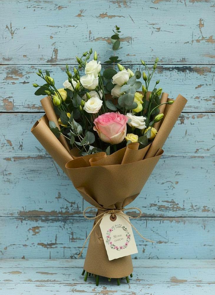 Букет цветов из: Розы и Лизиантусы в Парфино