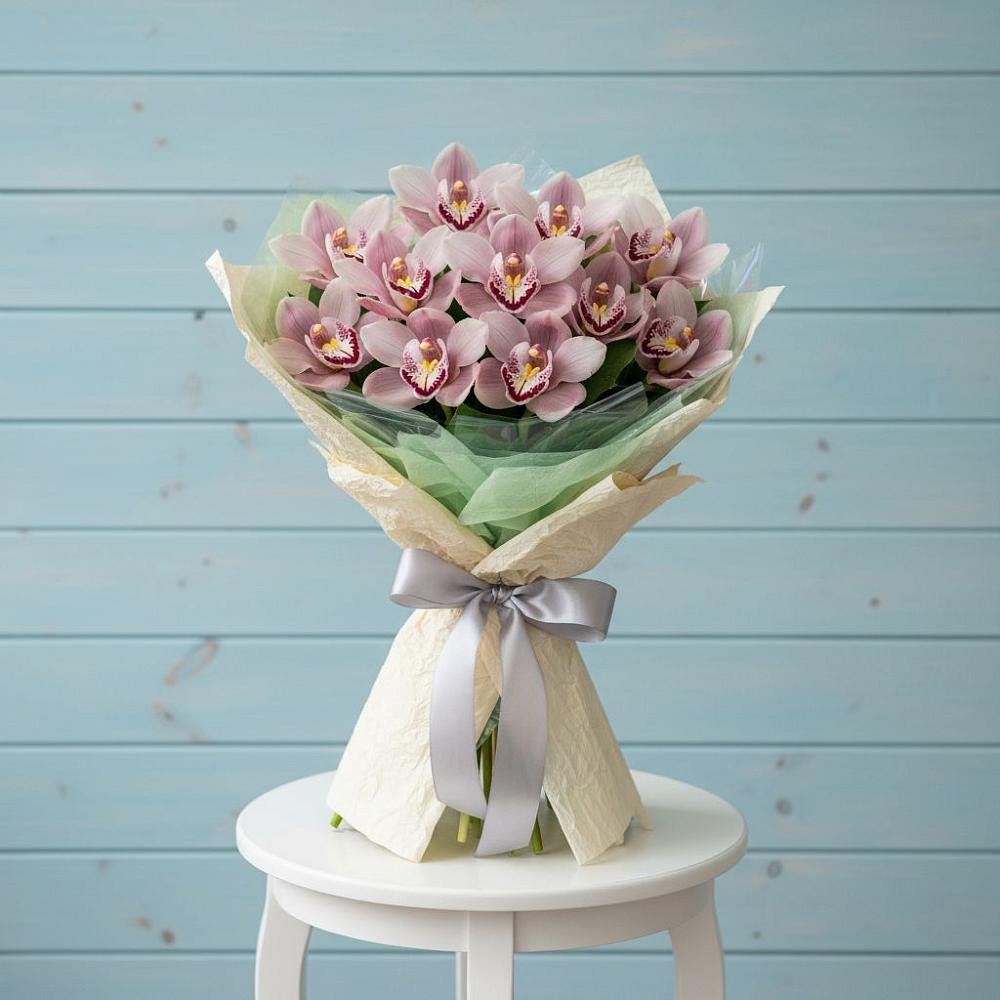 Букет цветов из: Орхидеи и Розы в Парфино