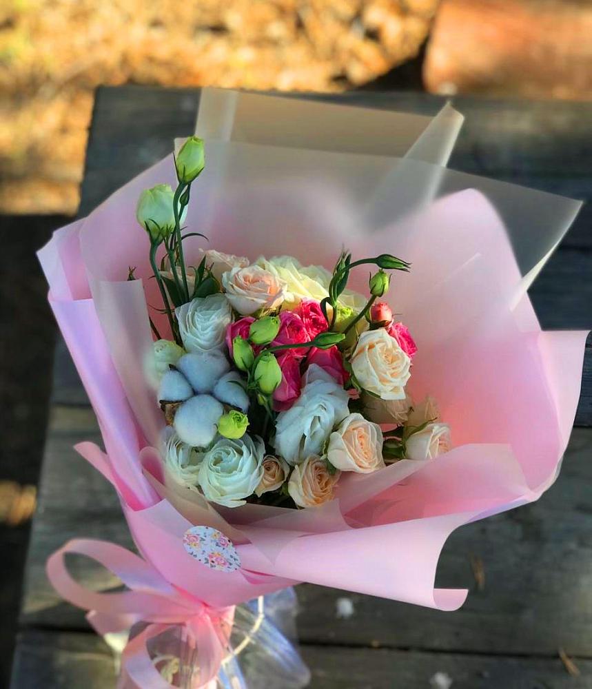 Букет цветов из: Розы и Лизиантусы в Парфино