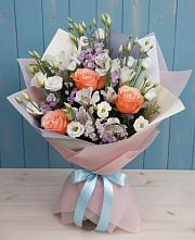 Букет цветов из:  Лизиантусы, Розы, Альстромерии и Гипсофила в Парфино