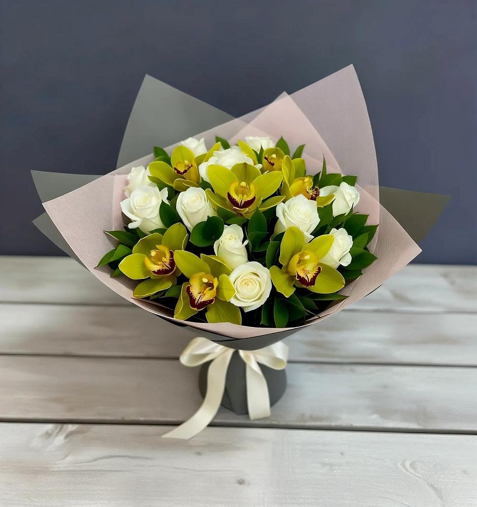 Букет цветов из: Орхидеи и Розы в Парфино