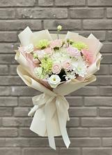 Букет цветов из:  Гвоздики, Розы, Лизиантусы и Хризантемы в Парфино