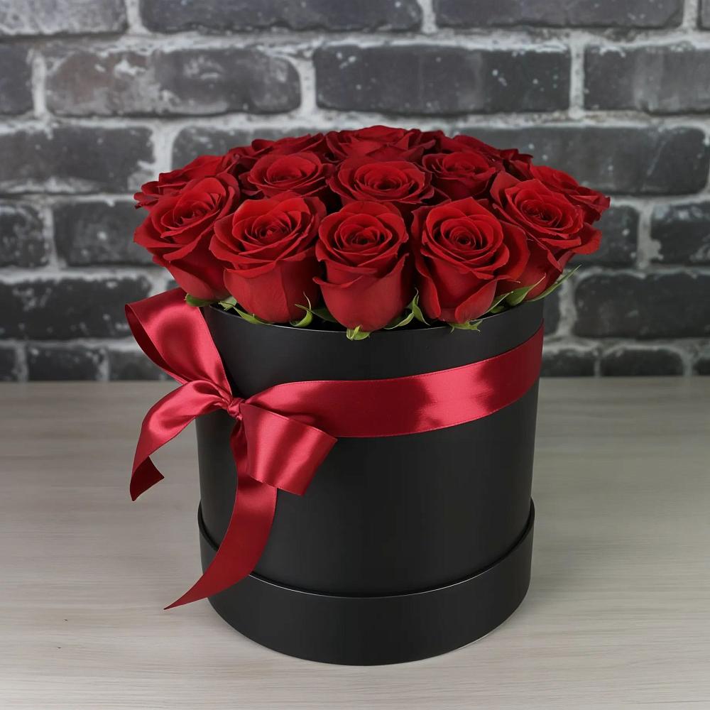 Цветочная композиция из Розы в шляпной коробке в Парфино