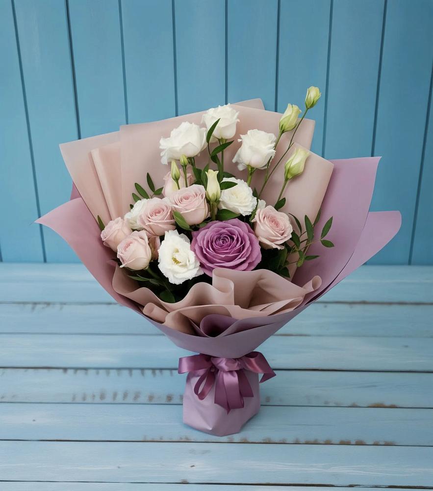 Букет цветов из: Розы и Лизиантусы в Парфино